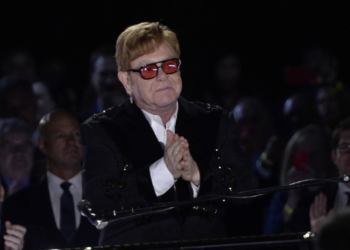 Elton John’un Eşyaları Açık Artırmaya Çıkıyor