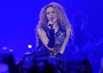 Shakira, Yedi Yıl Aradan Sonra Albüm Çıkardı 