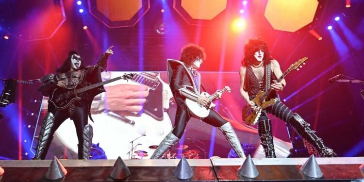 Rock Müzik Grubu Kiss, Marka ve Telif Haklarını 300 Milyon Dolara Sattı