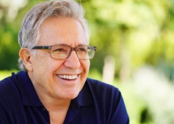 Zülfü Livaneli’nin ‘Gölgeler’ Eseri, 2023 Yılın En İyi Hikâye Ödülünü Kazandı