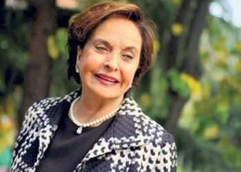 Ayten Gökçer’in Tiyatro Kariyeri ve Yükselişi