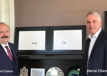 Fransa’da Atatürk Büstü Paris’e Geliyor