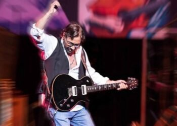 Gitar virtüözü Al Di Meola, İstanbul’a geliyor