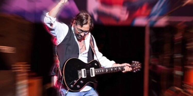 Gitar virtüözü Al Di Meola, İstanbul’a geliyor