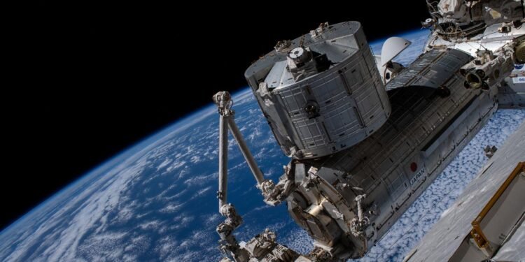 Japonya’dan Uzaya Ahşap Uydu Fırlatıldı