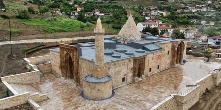 Sivas’ta UNESCO Koruma Altındaki Divriği Ulu Camii ve Darüşşifasında Tarihi An