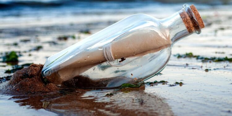 132 Yıllık Eski Mesaj Şişesi Bulundu