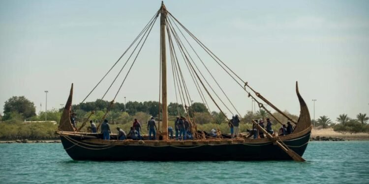 4.000 Yıl Önceki Bronz Çağı Teknesinin Denize Açılışı