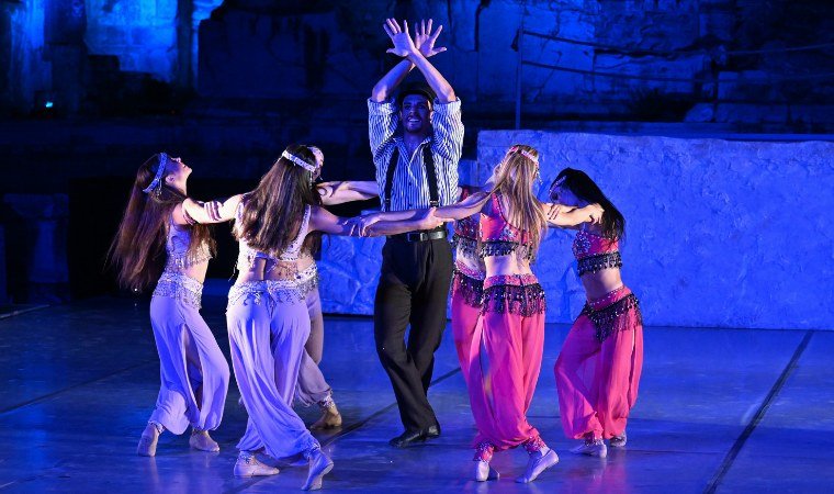 7. Uluslararası Efes Opera ve Bale Festivali'nde Ankara Devlet Opera ve Balesi Zorba'yı Sahneledi