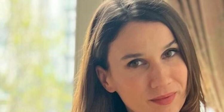 Tiyatro ve Seslendirme Oyuncusu Alayça Öztürk Gidişoğlu