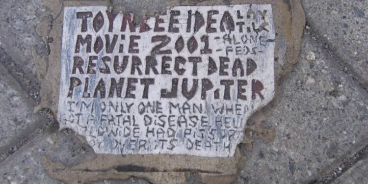 Toynbee Döşemeleri: Sokak Sanatının Gizemi