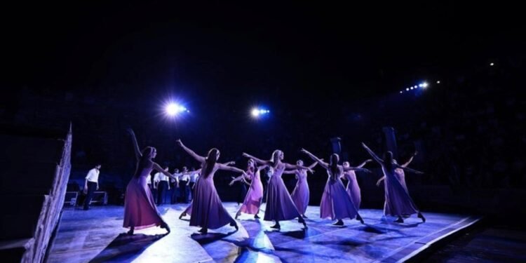 Denizli’de ‘Zorba’ Bale Gösterisi Büyüledi