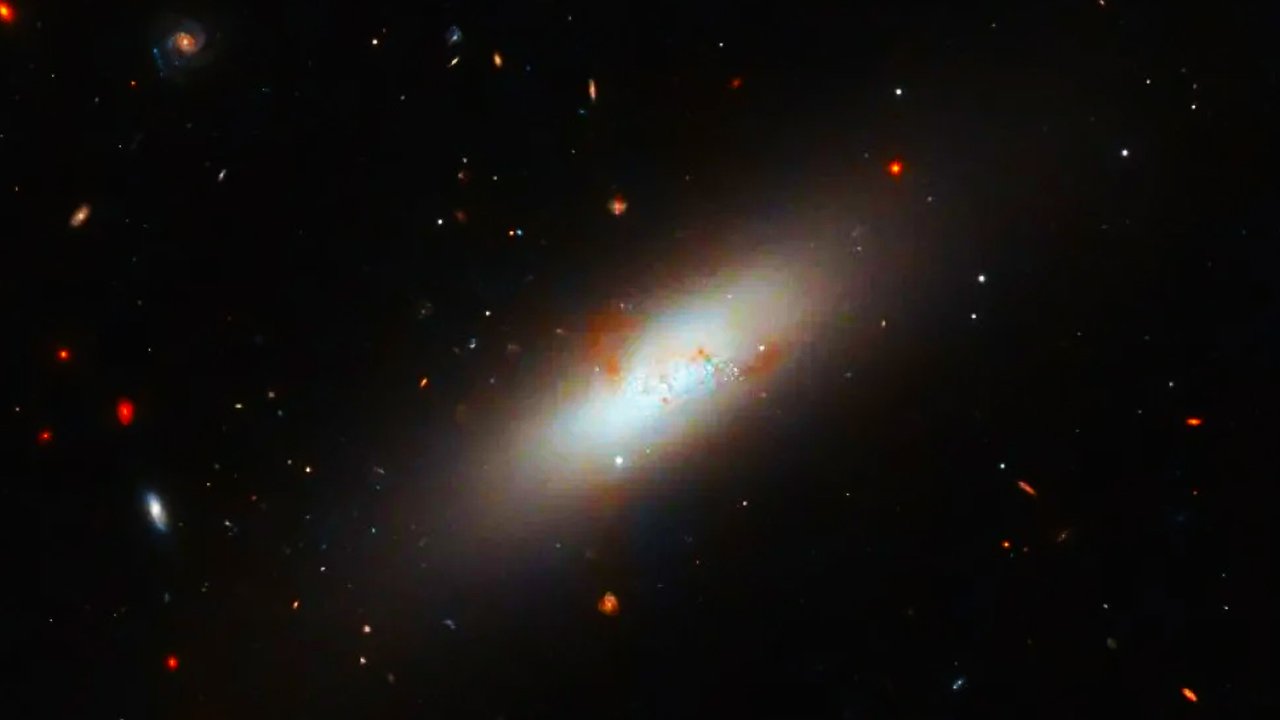 Hubble Uzay Teleskobu'nun Yeni Keşifleri