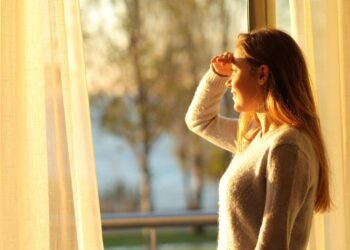 Yoğurtla Pencereleri Serinletmek: İlginç ve Ekonomik Bir Yöntem