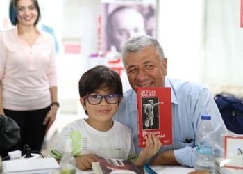 Kitap Fuarında Yazarlar ve Okurlar Buluştu