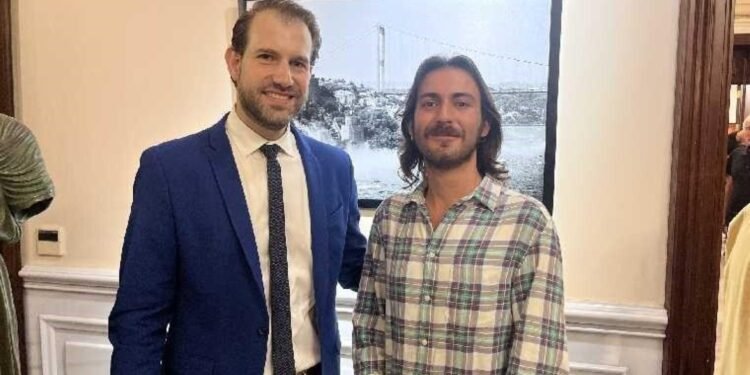 Pari Dukoviç’in İstanbul’daki İlk Kişisel Sergisi