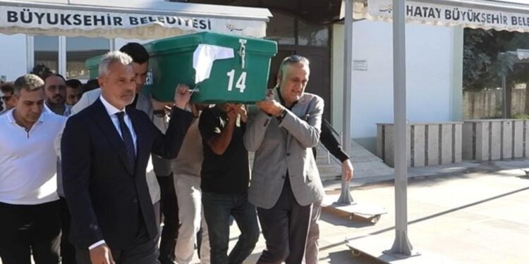 Tomris Giritlioğlu İçin Tören Düzenlendi