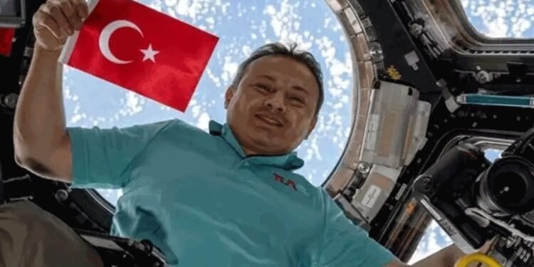 Türk Uzay Komutanlığı’na Alper Gezeravcı Atandı
