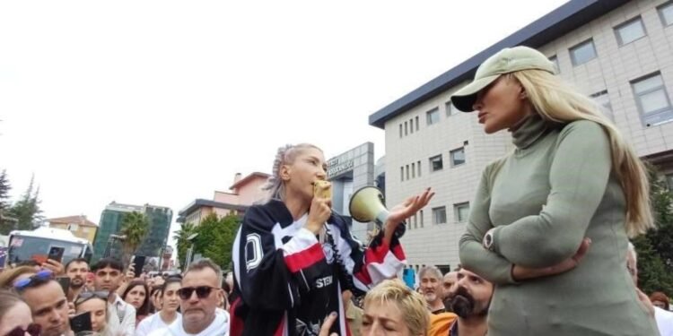 Hayvanseverlerden Gebze Belediyesi’ne Protesto: Sokak Hayvanları Katliamı