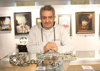 Minyatür Sanatında Yenilik: Arya Kamalı ve Mikro Sanatın Büyüsü