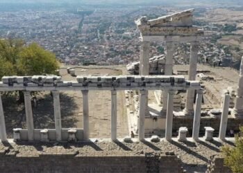Pergamon Antik Kenti’nde Bulunan Tarih Öncesi Mermer İdol