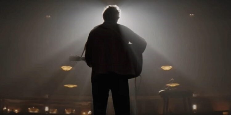 Timothée Chalamet, Bob Dylan Biyografi Filminde Şarkı Söylüyor