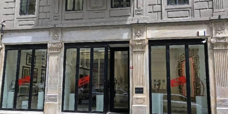 Anadolu Halılarının Sembolik Dünyası: Ramazan Can ve Cem Sonel’in Sergisi