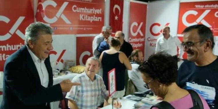 Antalya Kitap Fuarı’nda Cumhuriyet Kitap Etkinlikleri