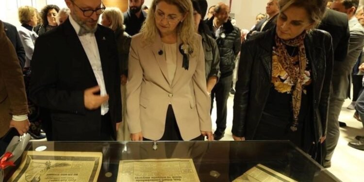 Gazetelerdeki Hüzün: 10 Kasım Atatürk Sergisi