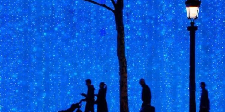 İstanbul Modern’de İzzet Keribar’ın ‘Renklerin Yolculuğu’ Sergisi Açıldı