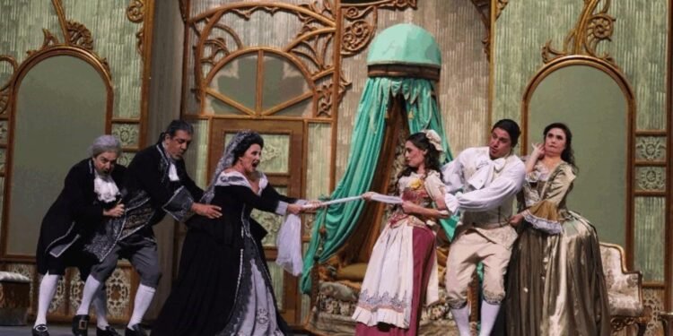 İzmir Devlet Opera ve Balesi’nde Figaro’nun Düğünü Performansı