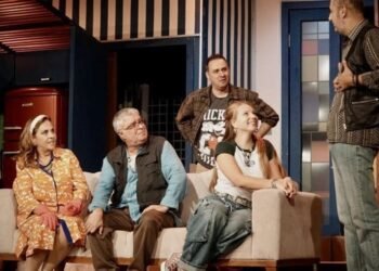 Oyunun Oluşum Süreci ve Temaları: Aile, Göç ve Kuşak Çatışması