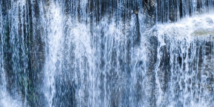 Dünyanın Gizli Doğa Harikası: Danimarka Boğazı Şelalesi