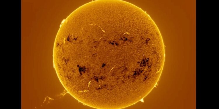 Güneş’in Patlamalarının Uydu Teknolojisine Etkileri