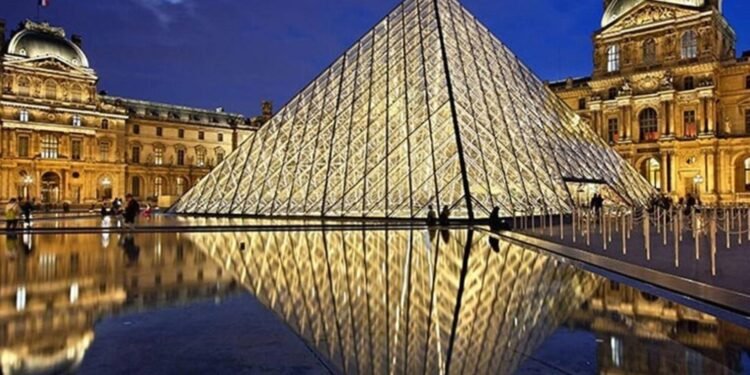 Louvre Müzesi Yenileniyor: Emmanuel Macron’dan Açıklamalar