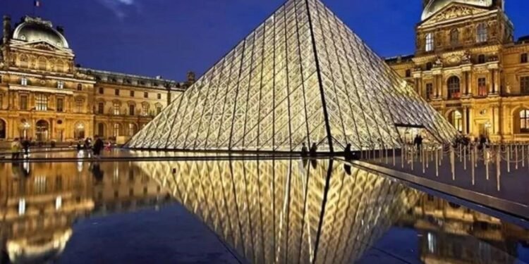 Louvre Müzesi’nde Yenilikler: Yeni Giriş ve Mona Lisa’nın Taşınması