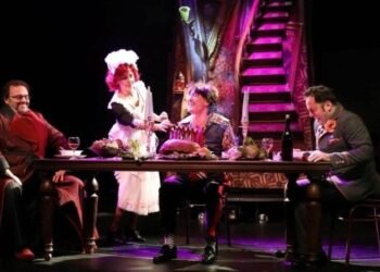 Mihail Bulgakov’un Köpek Kalbi Oyunu İlk Kez Sahnelendi