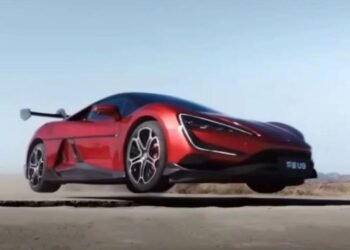 Otonom BYD Yangwang U9: Engelleri Aşabilen Yenilikçi Araç