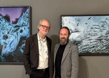 Saygun Dura’nın ‘ARADA’ Sergisi: Van Gölü’nde Gizemli Bir Yolculuk