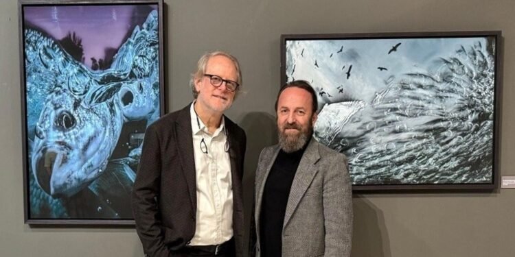 Saygun Dura’nın ‘ARADA’ Sergisi: Van Gölü’nde Gizemli Bir Yolculuk