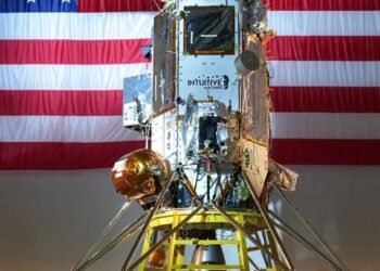 Ay’ın Karanlık Derinliklerinde Grace Robotu: Zıplayarak Keşif