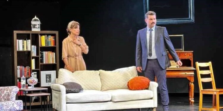 Boş Çerçeve Tiyatro Oyunu Türkiye’de Sahnelenecek