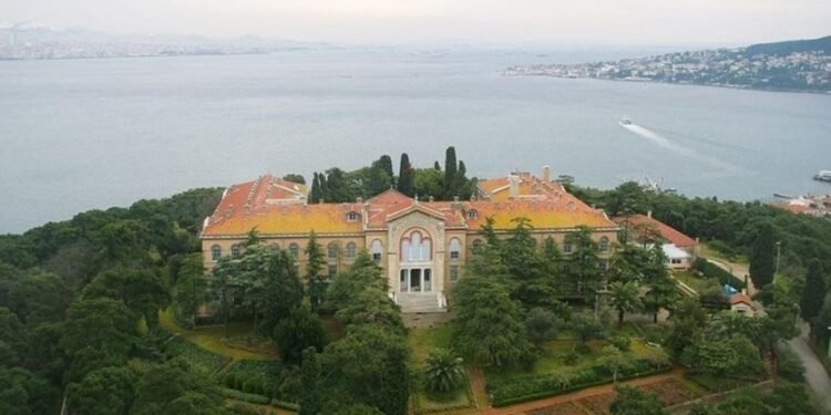 Kozmopolis: Heybeliada Ruhban Okulu Belgeseli