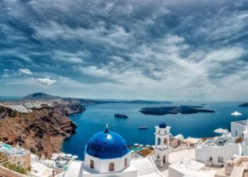 Santorini Adası’ndaki Sismik Aktivite ve Gelecek Olasılıkları
