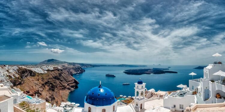 Santorini Adası’ndaki Sismik Aktivite ve Gelecek Olasılıkları
