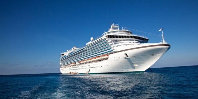 Yolcu Gemileri ve Lüks Yatların Beyaz Renk Tercihi