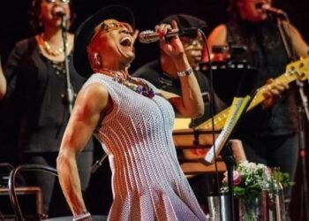 Dee Dee Bridgewater: Caz Müziğinin Efsanesi