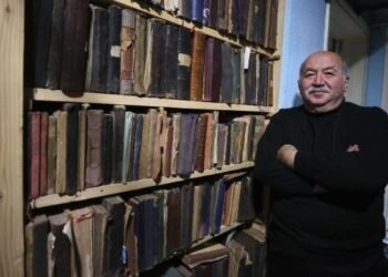 Faruk Yaman ve 70 Bini Aşan Kitap Koleksiyonu