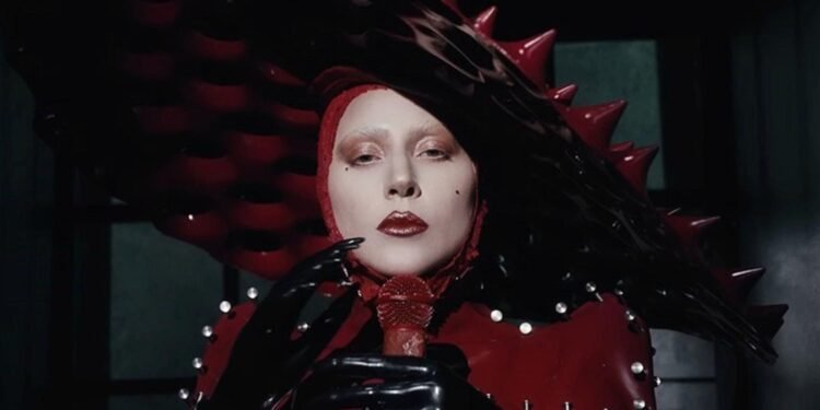 Lady Gaga’nın Yeni Albümü ‘Mayhem’ ile Müzik Listelerine Damga Vurdu