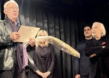 Şener Şen’e Ödül Töreni ve ‘Çöp Dünya’ Oyunu